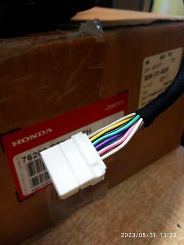 Праве дзеркало заднього виду на Acura MDX II YD2