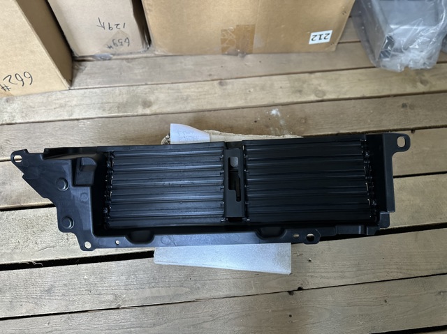 Жалюзі радіатора охолодження LR043742 Land Rover