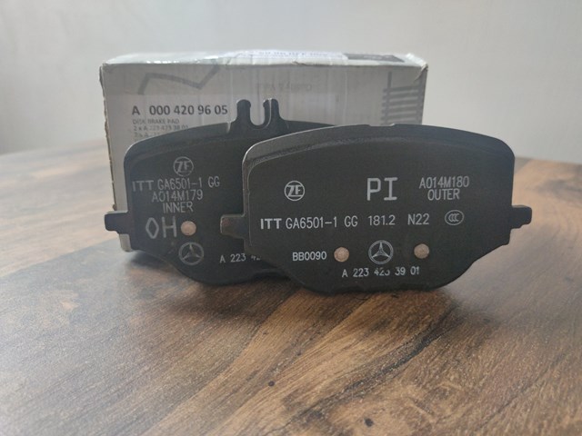 Купити A0004209605 Mercedes Задні колодки