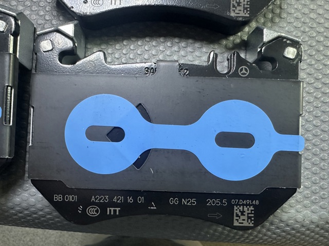 Передні тормозні колодки A0004200604 Mercedes