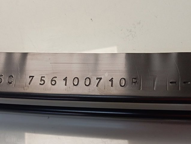 756100710R Renault (RVI) Шина бампера заднього