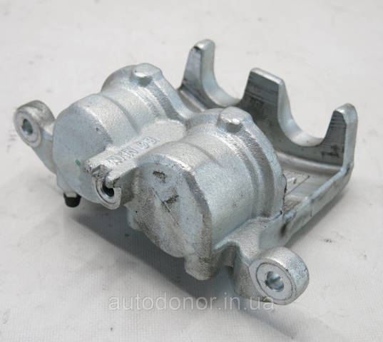 Купити 410015MT0A Nissan/Infiniti Супорт гальмівний передній правий