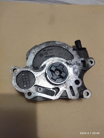 Вакуумний насос 03L100D VAG