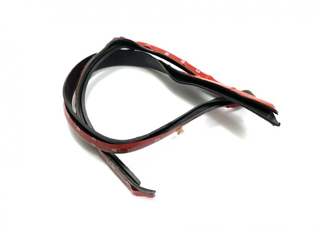 Ущільнювач фари лівої T118402251BA Chery