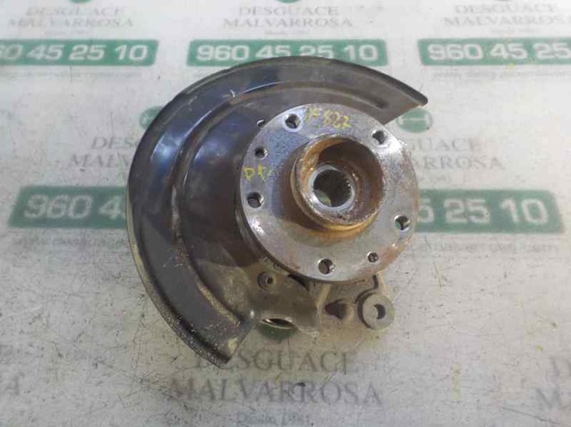 Цапфа - поворотний кулак передній, правий 8200881829 Renault (RVI)