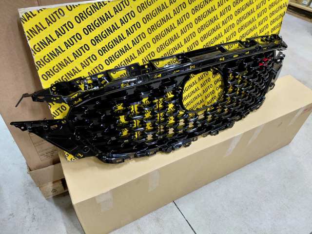 Решітка Mazda KSD750710A