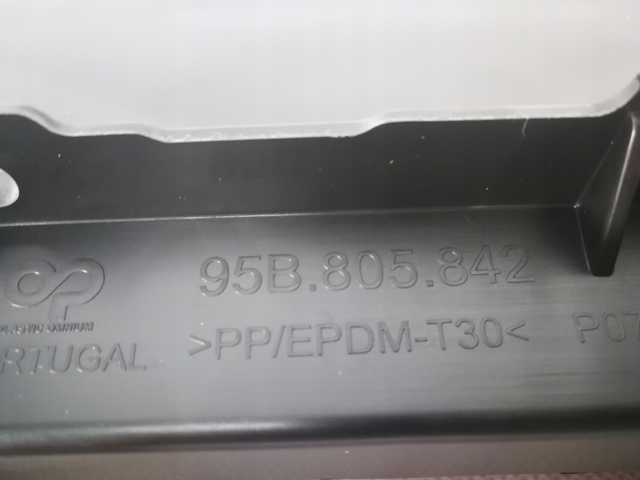 Шина бампера переднього Signeda PPH60005A ціна, від 126.68 USD