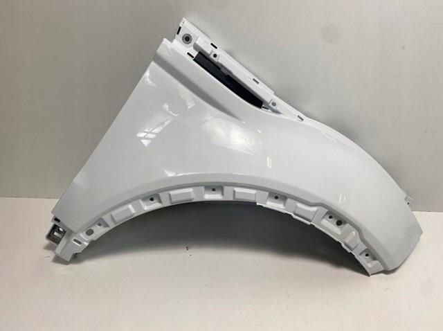 Купити LR027589 Land Rover Крила