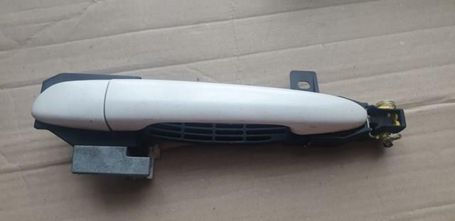 GHP95942XD Mazda Тримач зовнішньої ручки дверей, передньої лівої