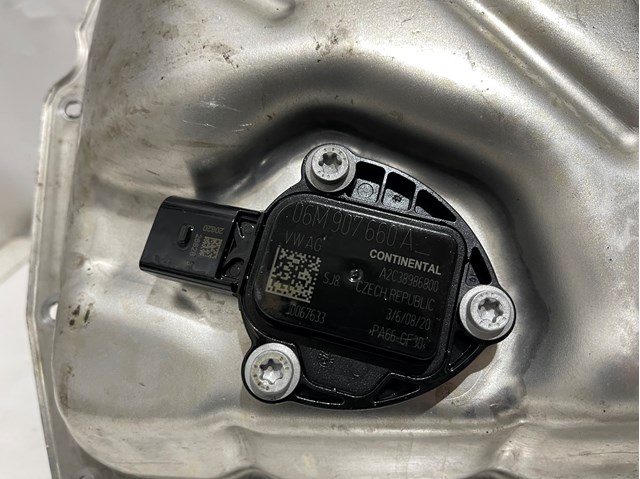 Купити 06M907637A VAG Датчик рівня масла