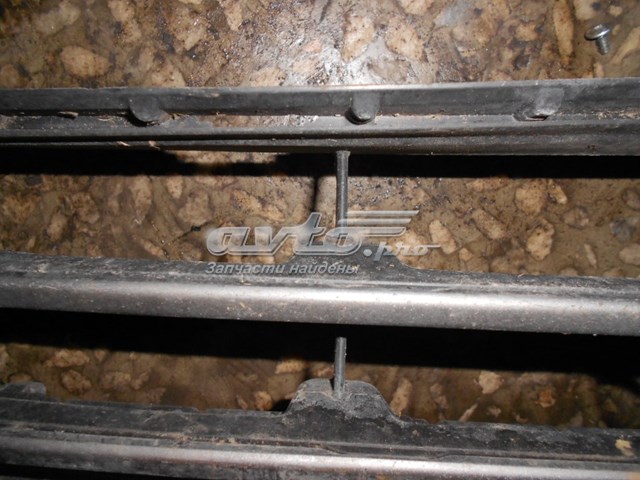 Купити 5310260010 Toyota Решітка переднього бампера, центральна