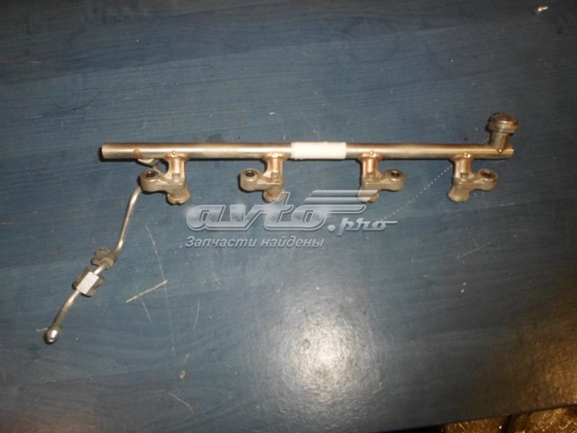 Купити PY0113150A Mazda Розподільник палива
