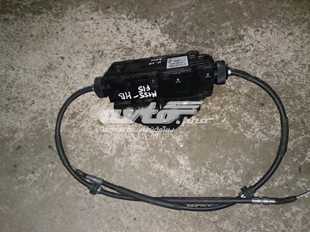Блок керування (модуль) електромеханічного стояночного гальма 6882007 BMW