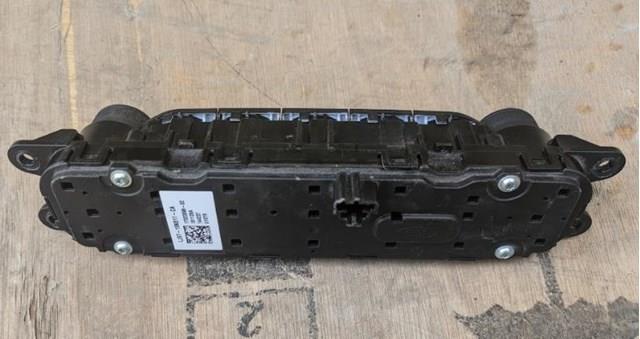 Пульт керування магнітолою LJ6Z18C858CA Ford
