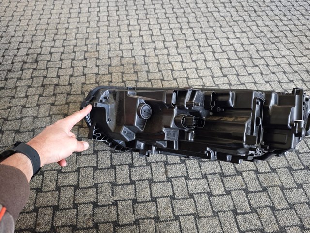 Фара правая Signeda ZSD111540OR ціна, від 681.78 USD
