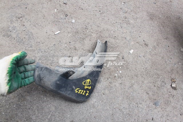 999J25U004 Nissan/Infiniti Бризковики задні, комплект