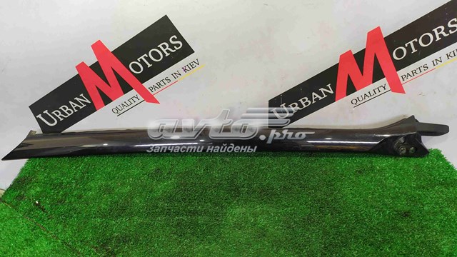 Купити LR052972 Land Rover Молдинг вітрового скла правий
