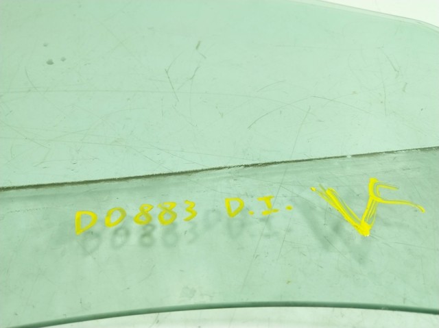 Скло передніх дверей, лівих Peugeot/Citroen 9677867880