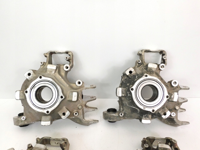 Купити 9J0505435A Porsche Цапфа ліва