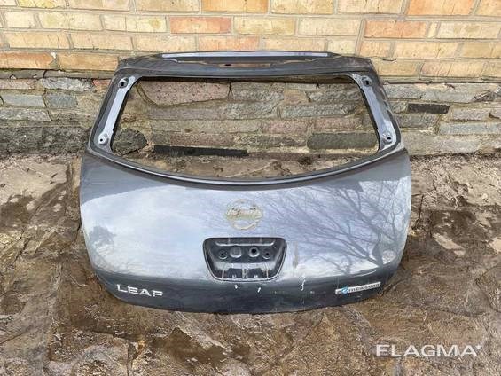 KMA0M3NAMB Nissan/Infiniti Треті двері