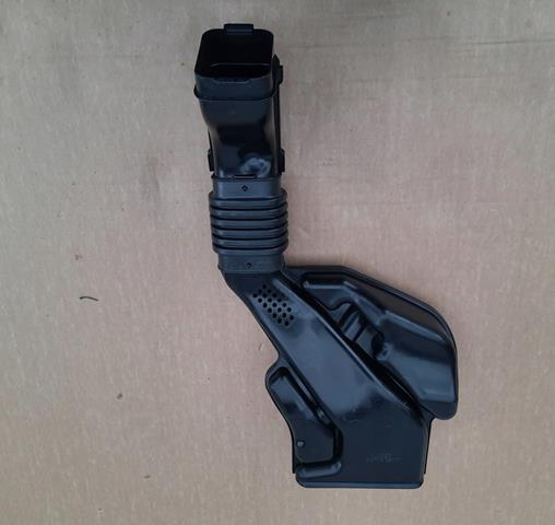 Повітрозабірник повітряного фільтра на Mitsubishi ASX  GA