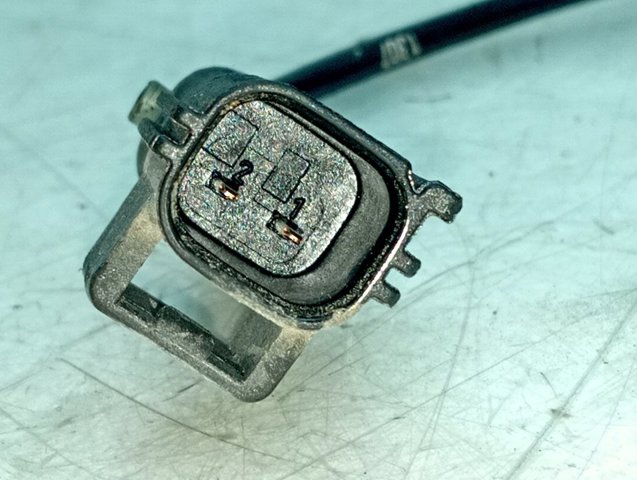 Купити LR109399 Land Rover Цапфа передні праві