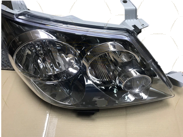 Фара передня права Toyota 811050K110