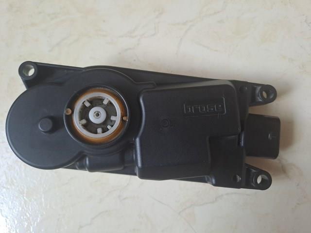  BMW 111466413