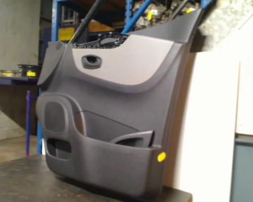 Обшивка дверей передніх лівих Renault (RVI) 809008574R ціна, від 30.15 USD