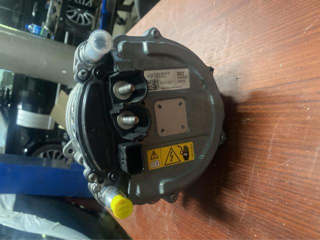 Генератор Mercedes A0009008135 ціна, від 661.11 USD