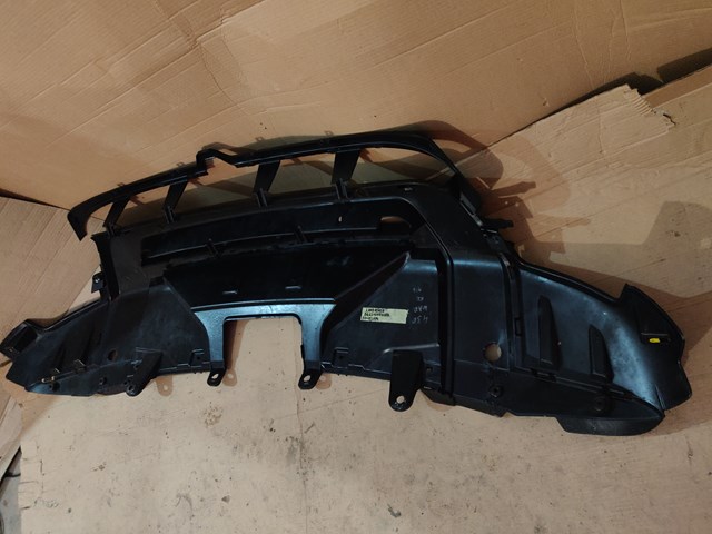 Передній бампер DK6217F775AB Land Rover