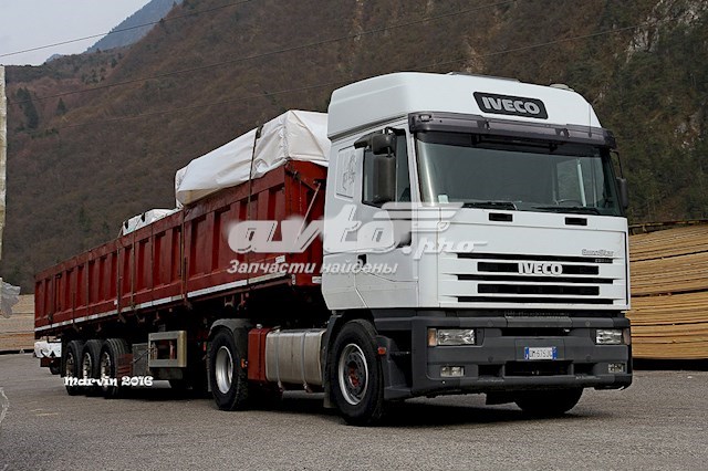 Кронштейн-адаптер кріплення фари передньої, лівою Iveco 8144394
