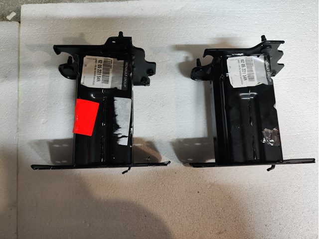 620522154R Renault (RVI) Кронштейн підсилювача переднього бампера
