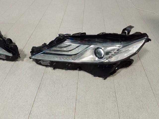 Фара дальнього світла в зборі Toyota 8118533D72