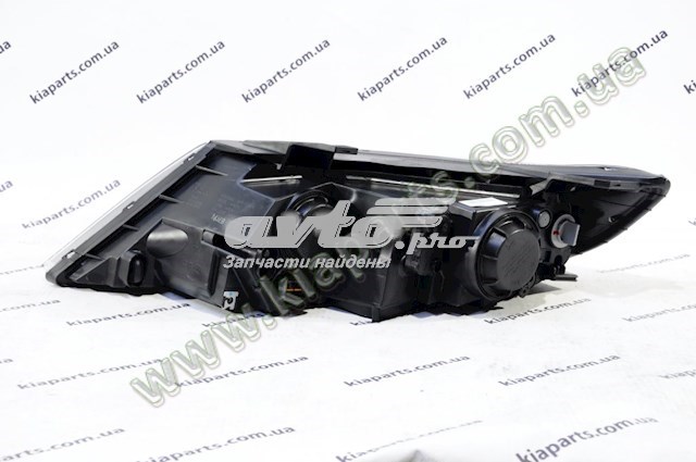 Купити 20E441052B TYC Права блок фара