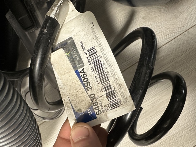 Купити 546302S05A Hyundai/Kia Гвинтова пружина підвіска