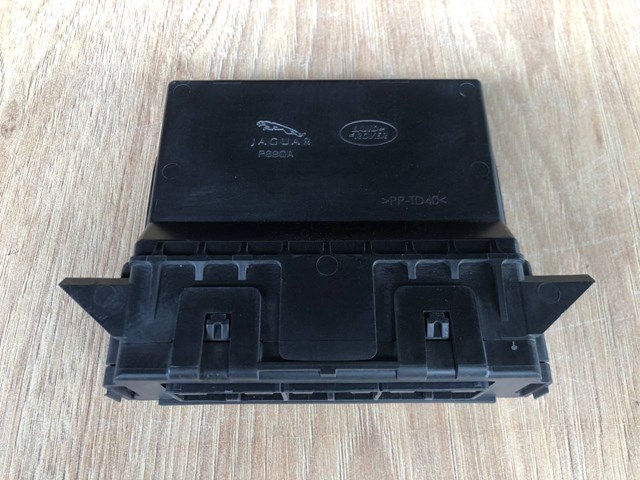 Купити LR061870 Land Rover 