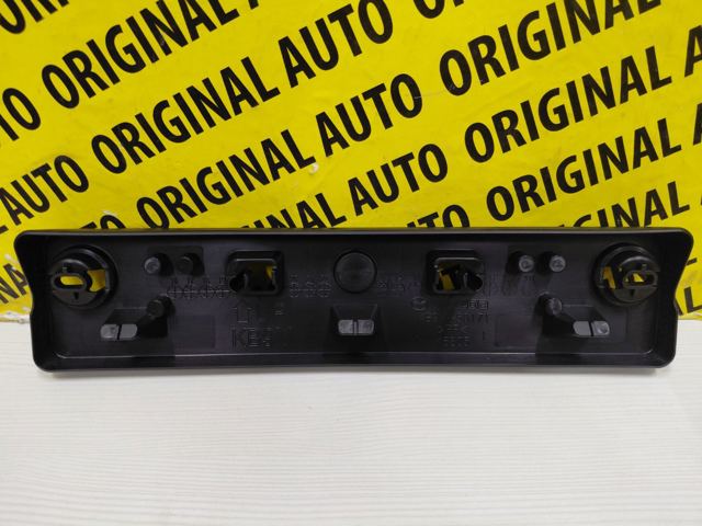 Рамка номерного знака автомобіля передня Mazda KB9M50171