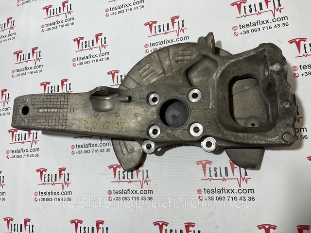 Цапфа поворотного кулака Tesla 104305200A ціна, від 101.35 USD