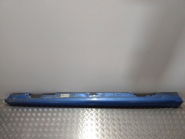 Накладка зовнішня (молдинг) порога, правий Autotechteile 7035176