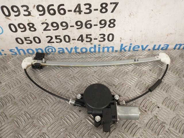 Мотор стеклоподъемника двери передней, правой MAZDA D6515858XB