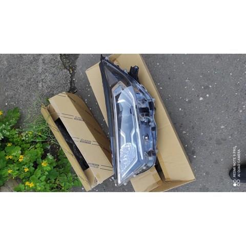 Фара ліва 8118542A32 Toyota