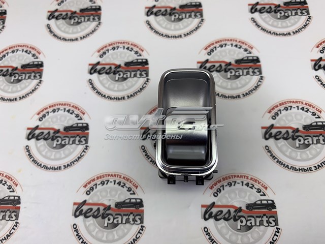 Кнопки переднього правого склопід'ємника Mercedes A16790546017N49