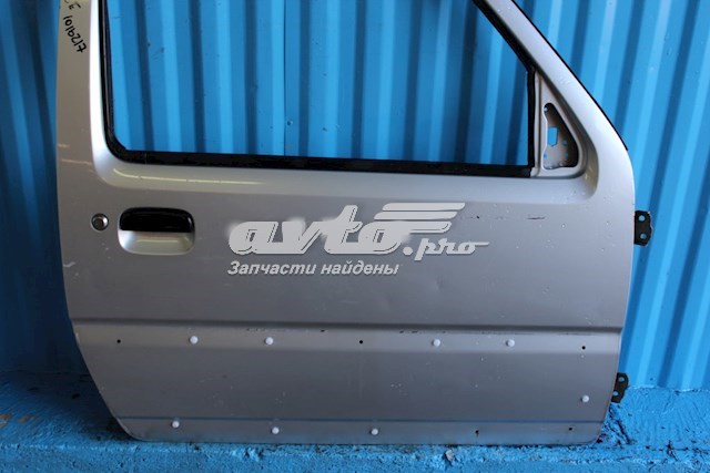 Дверка передня права Suzuki Jimny 