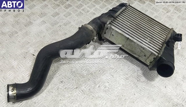 радіатор интеркуллера V10600003 Система охолодження наддувочного повітря VEMO V10600003
