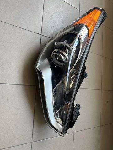 Фара права 921022V110 Hyundai/Kia