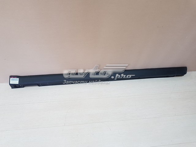 Накладка зовнішня (молдинг) порога, правий 877522W000CA Hyundai/Kia