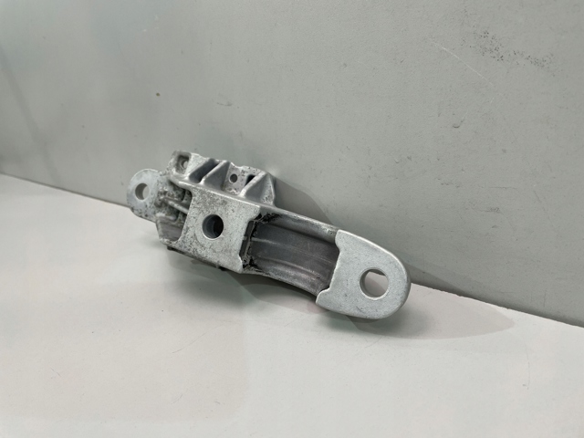 6884012 BMW Хомут кріплення втулки стабілізатора, переднього