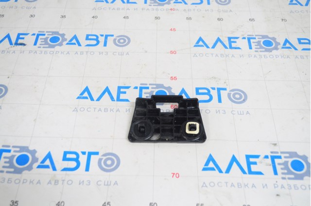 Купити KB8A51U30 Mazda Кронштейн крила заднього