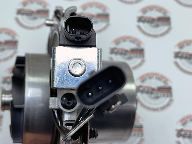 Помпа охолодження Land Rover LR116736 ціна, від 199.46 USD